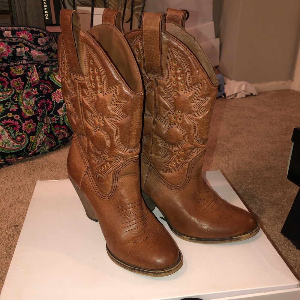 Women’s cowboy boots